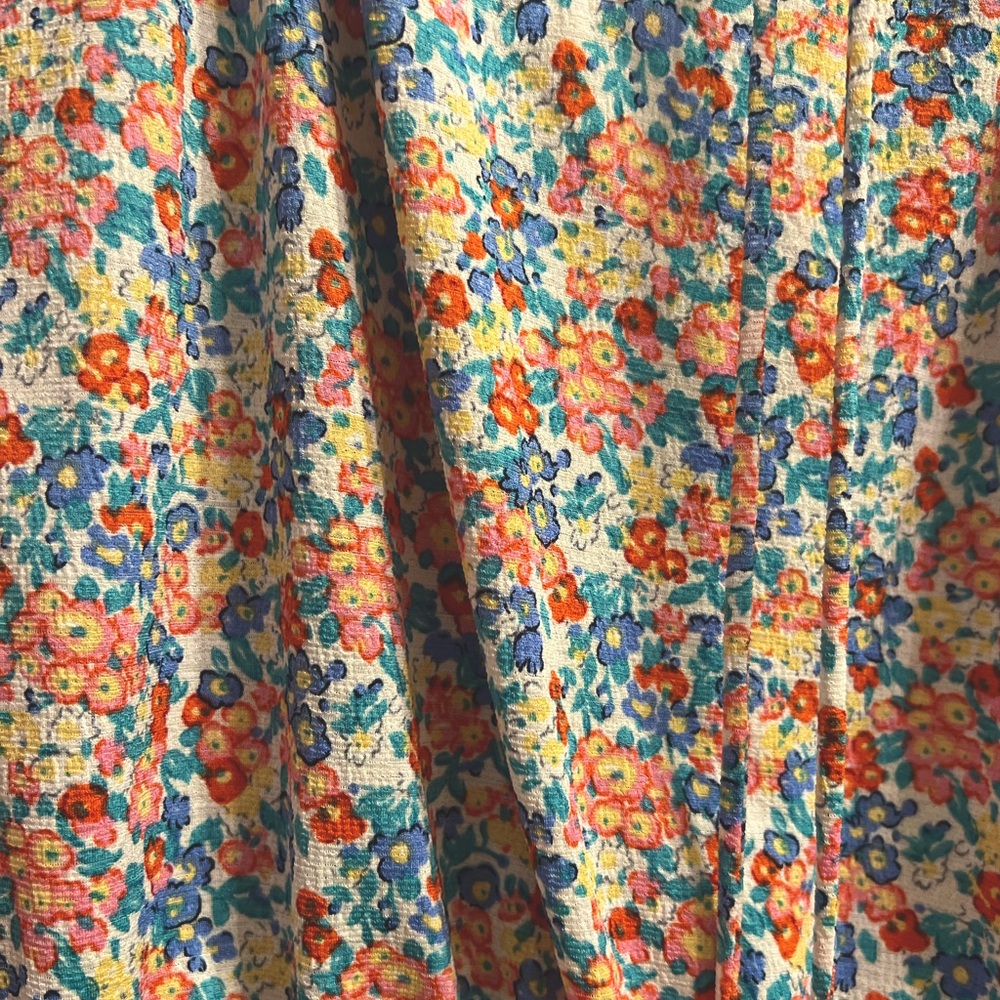 ADORABLE FLORAL PRINT TOP - Picture 2 of 2